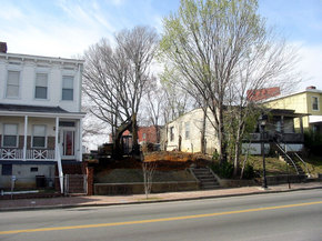 910 North 25th Street (March 2006)