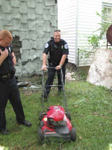 stolen_lawnmower_03.jpg